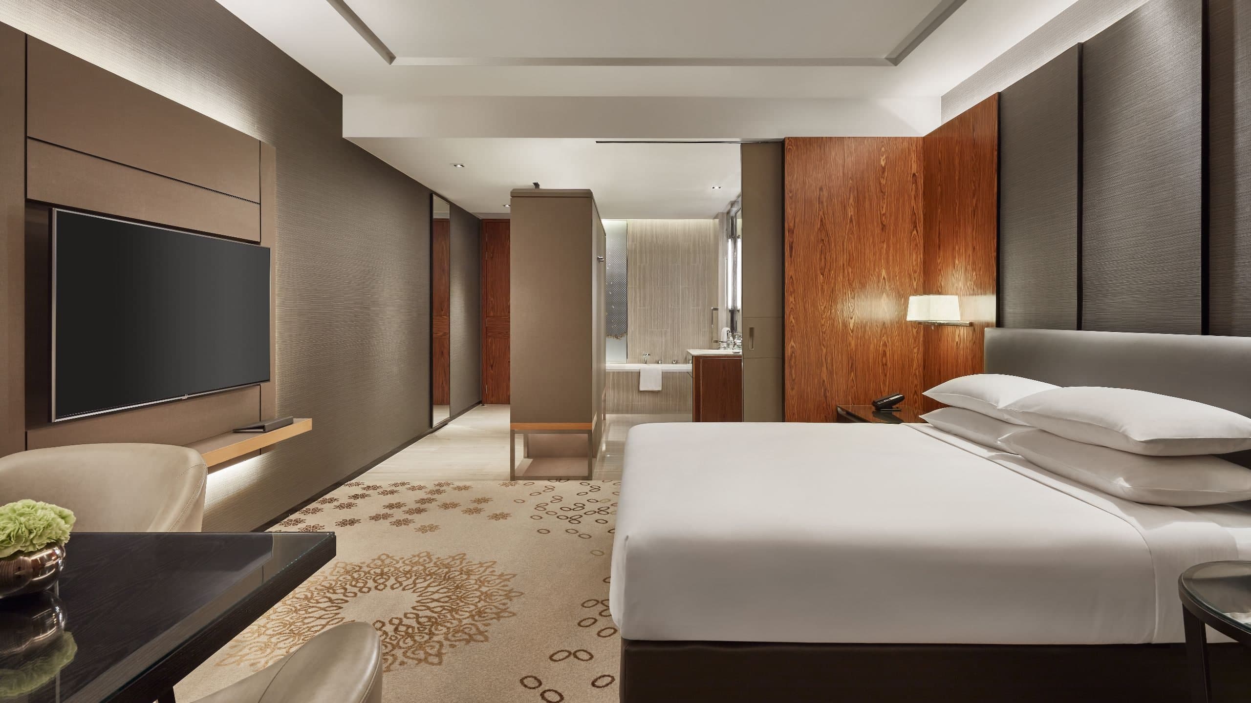 King room at Hyatt Regency Bangkok Sukhumvit
